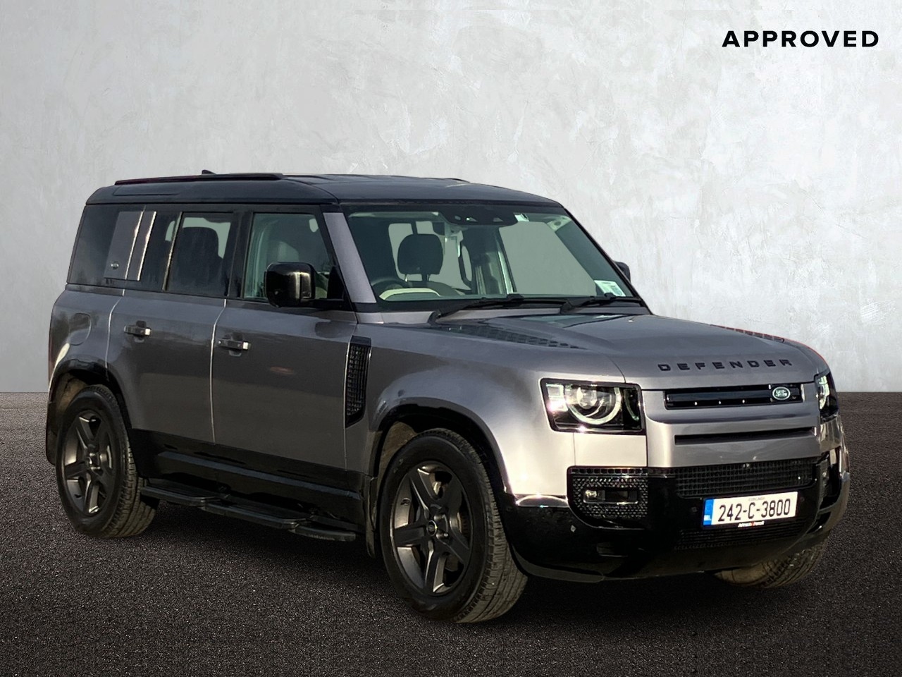 Land Rover Defender 110 2.0 Si4 PHEV S (Remainder of Manufactuer Warranty 4YEAR