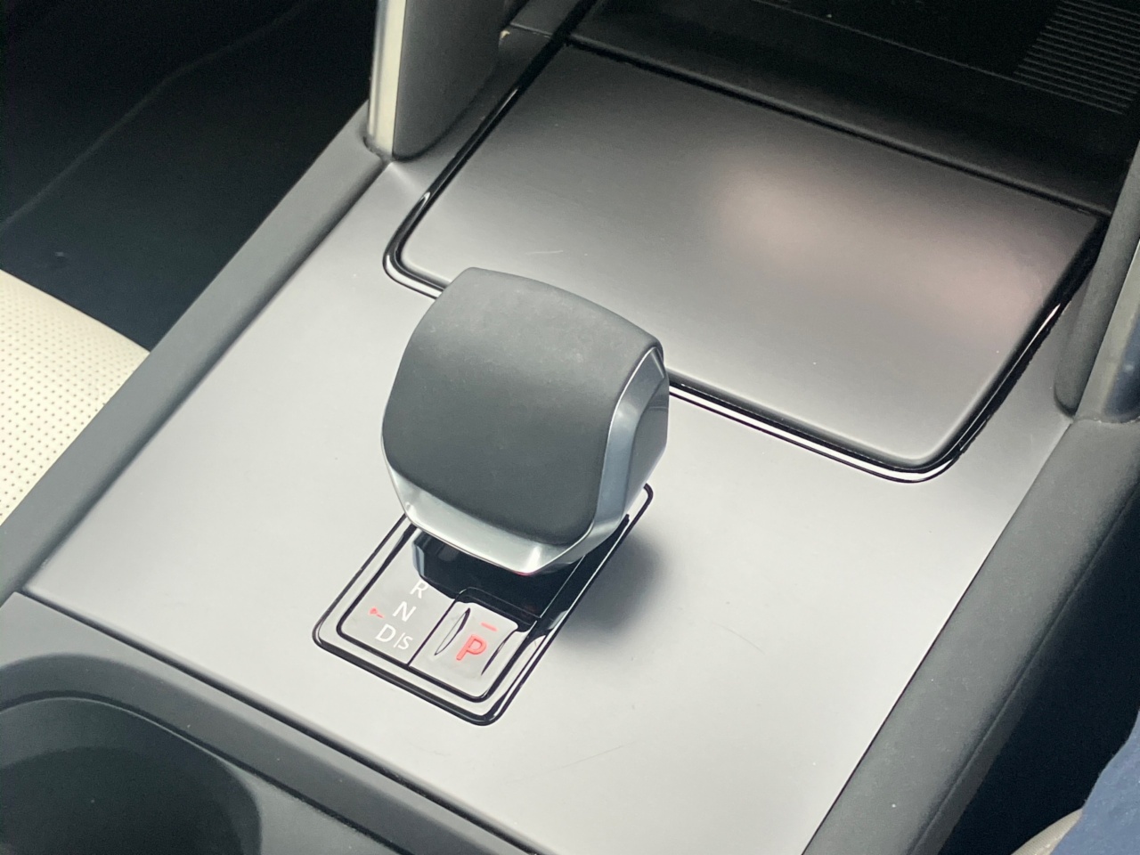 Land Rover Discovery Sport 1.5 I3 PHEV 309 PS AWD S Auto (Land Rover Warranty until 2030)