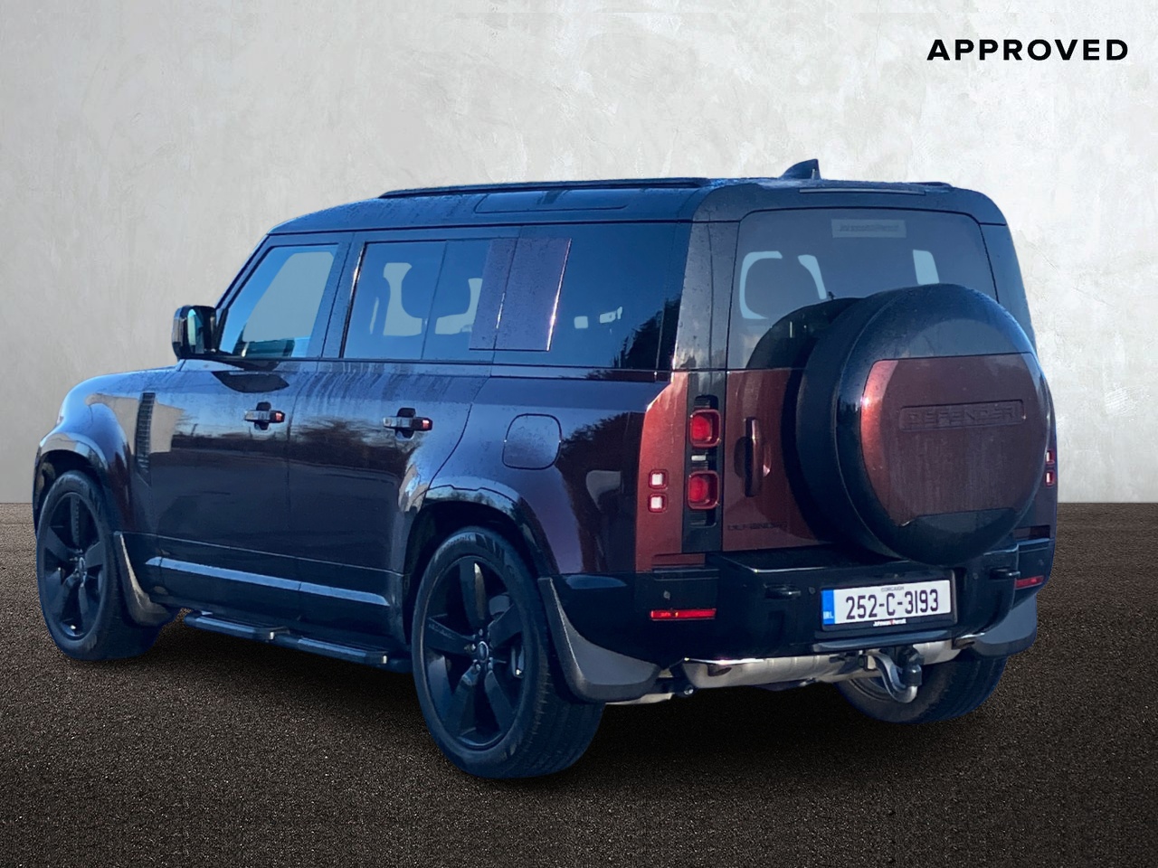 Land Rover Defender 110 2.0 Si4 PHEV 300 PS Sedona Edition (Remainder of 5 year Warranty)
