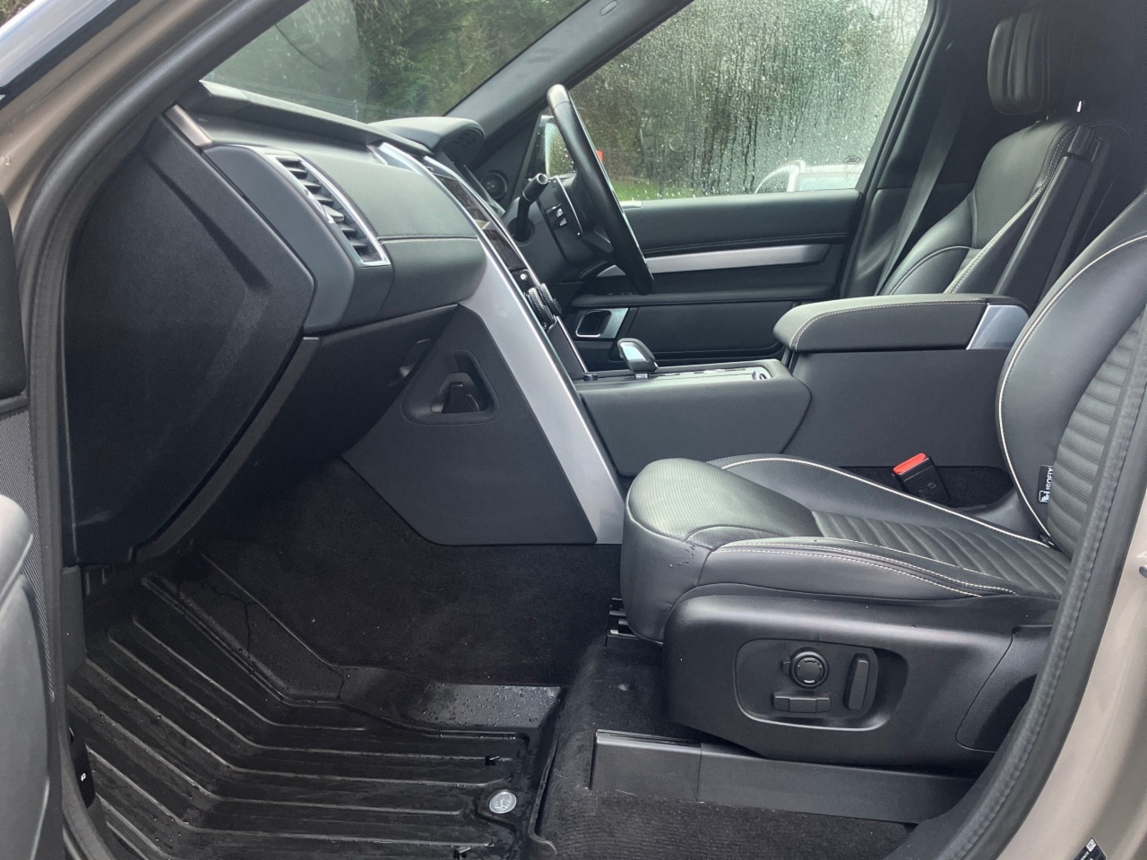 Land Rover Discovery DISCOVERY DISCOVERY 3.0 SD6 R-  (Price Excludes VAT)