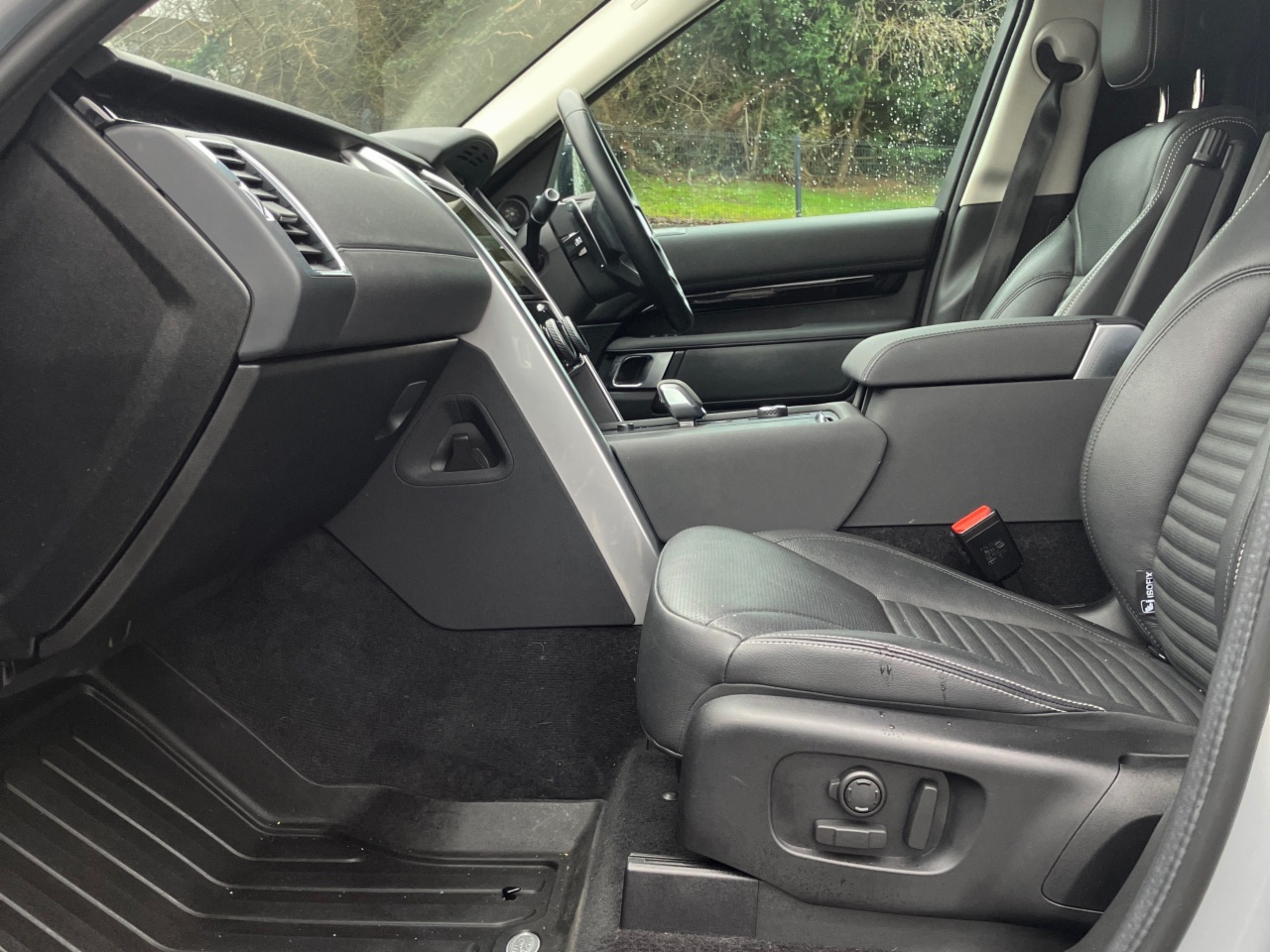 Land Rover Discovery DISCOVERY DISCOVERY 3.0 SD6 SE (Price Excludes VAT)