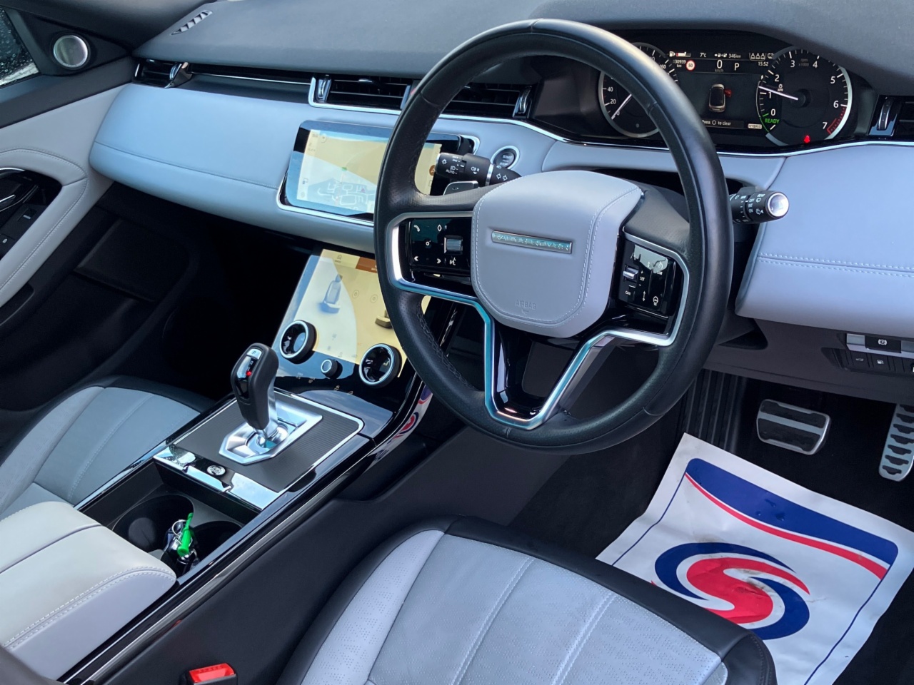 Land Rover Range Rover Evoque 1.5 I3 PHEV 309 PS S  (Remainder of 5 year Manufacturer Warranty)