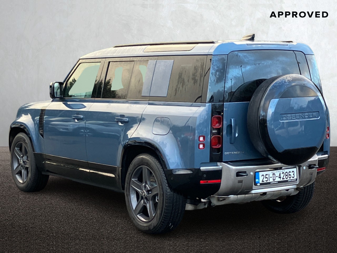 Land Rover Defender 110 2.0 Si4 PHEV 300 PS S Campaign  (Remainder of 5 year Manufacturer Warranty)