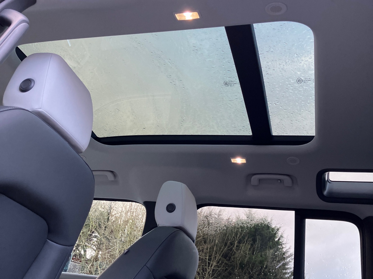 Land Rover Defender 110 2.0 Si4 PHEV 300 PS S Campaign  (Remainder of 5 year Manufacturer Warranty)