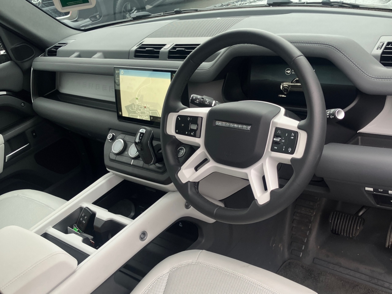 Land Rover Defender 110 2.0 Si4 PHEV 300 PS S Campaign (Remainder of 5 year manufacturer Warranty)