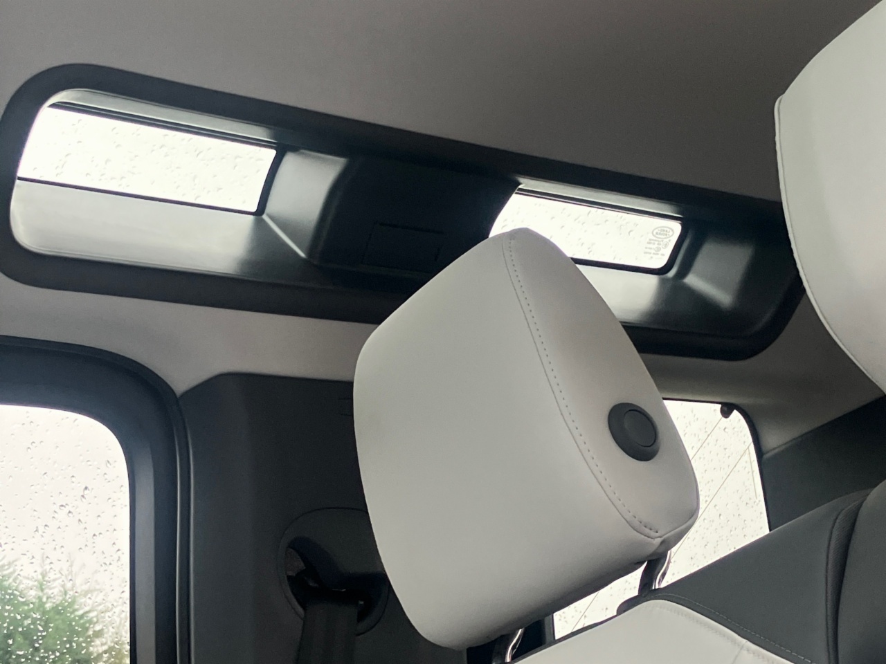 Land Rover Defender 110 2.0 Si4 PHEV 300 PS S Campaign (Remainder of 5 year manufacturer Warranty)