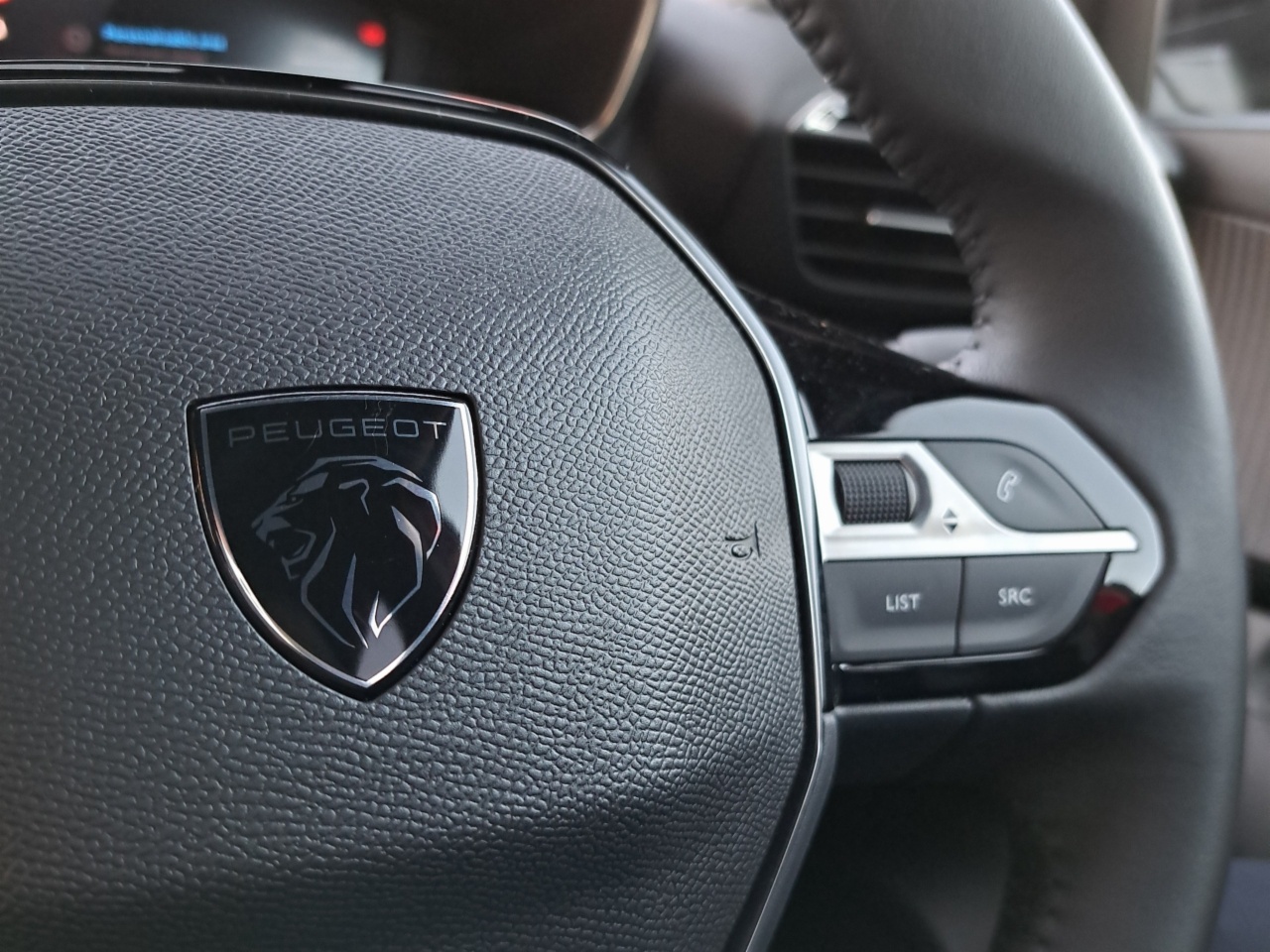 Peugeot 2008 Electric 156bhp (54 kWh) Allure