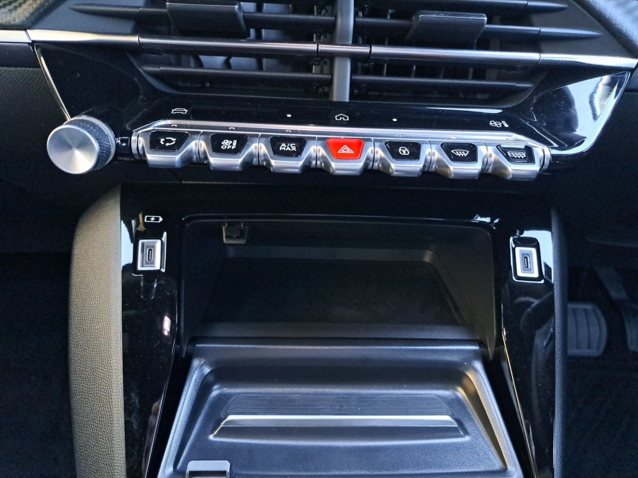 Peugeot 2008 Electric 156bhp (54 kWh) Allure