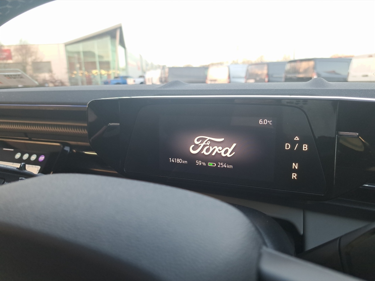 Ford Explorer Premium 77kWh Extended Range RWD.