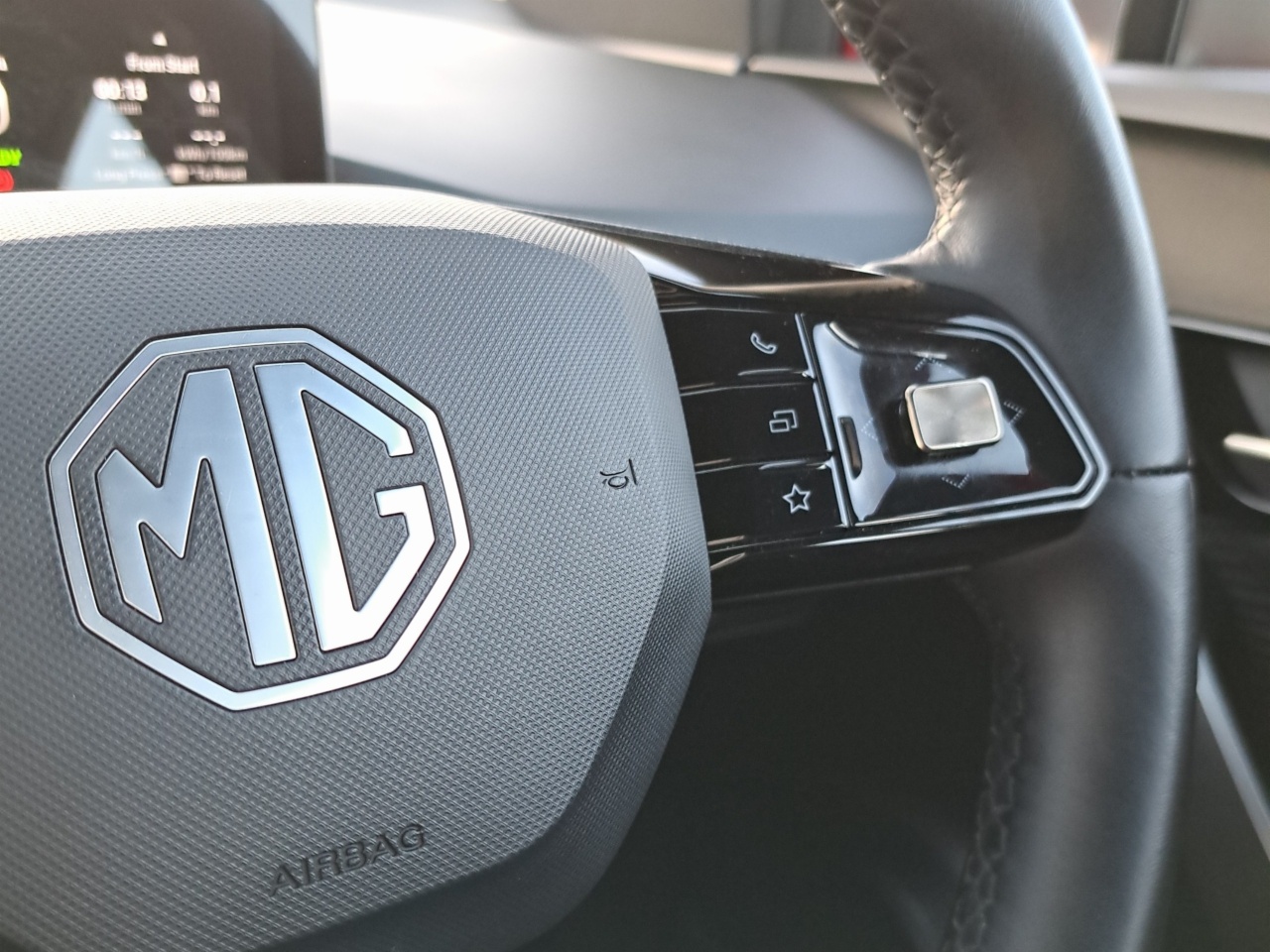 MG MG4 LONG RANGE LIKE NEW CONDITION