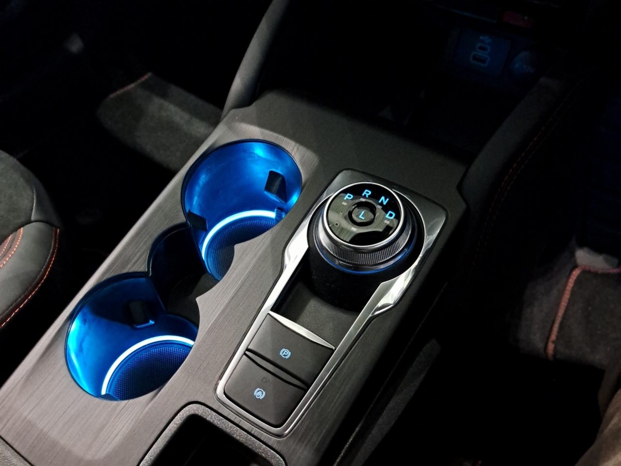 Ford Kuga 2.5 Duratec 243PS Plug-In Hybrid CVT Automatic