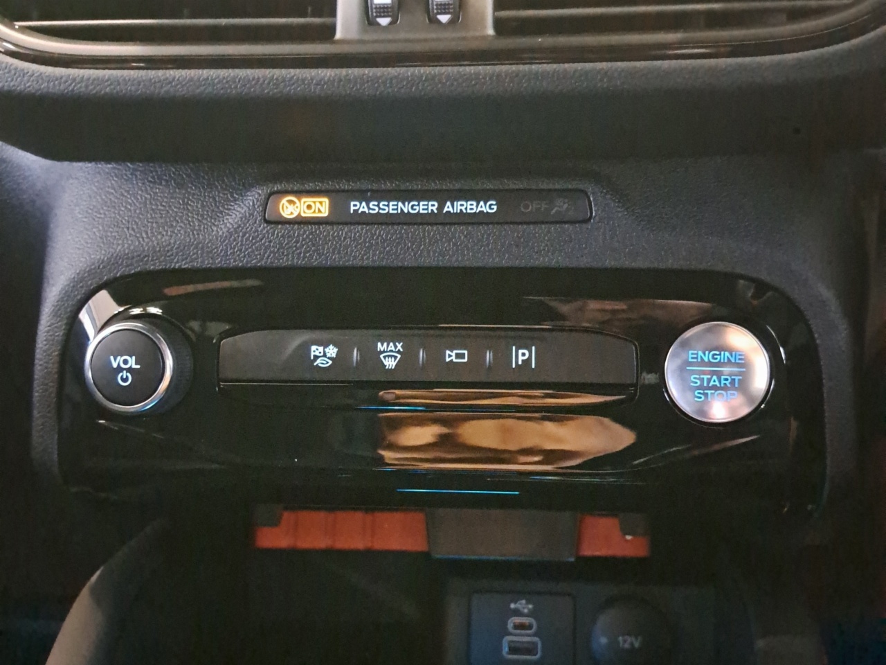 Ford Kuga 2.5 Duratec 243PS Plug-In Hybrid CVT Automatic