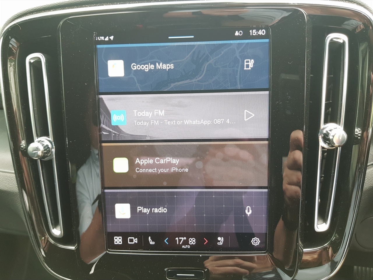 Volvo EX40 82 kWh 252bhp Extended Range Plus (Adaptive Cruise / BLIS / Heated Seats)