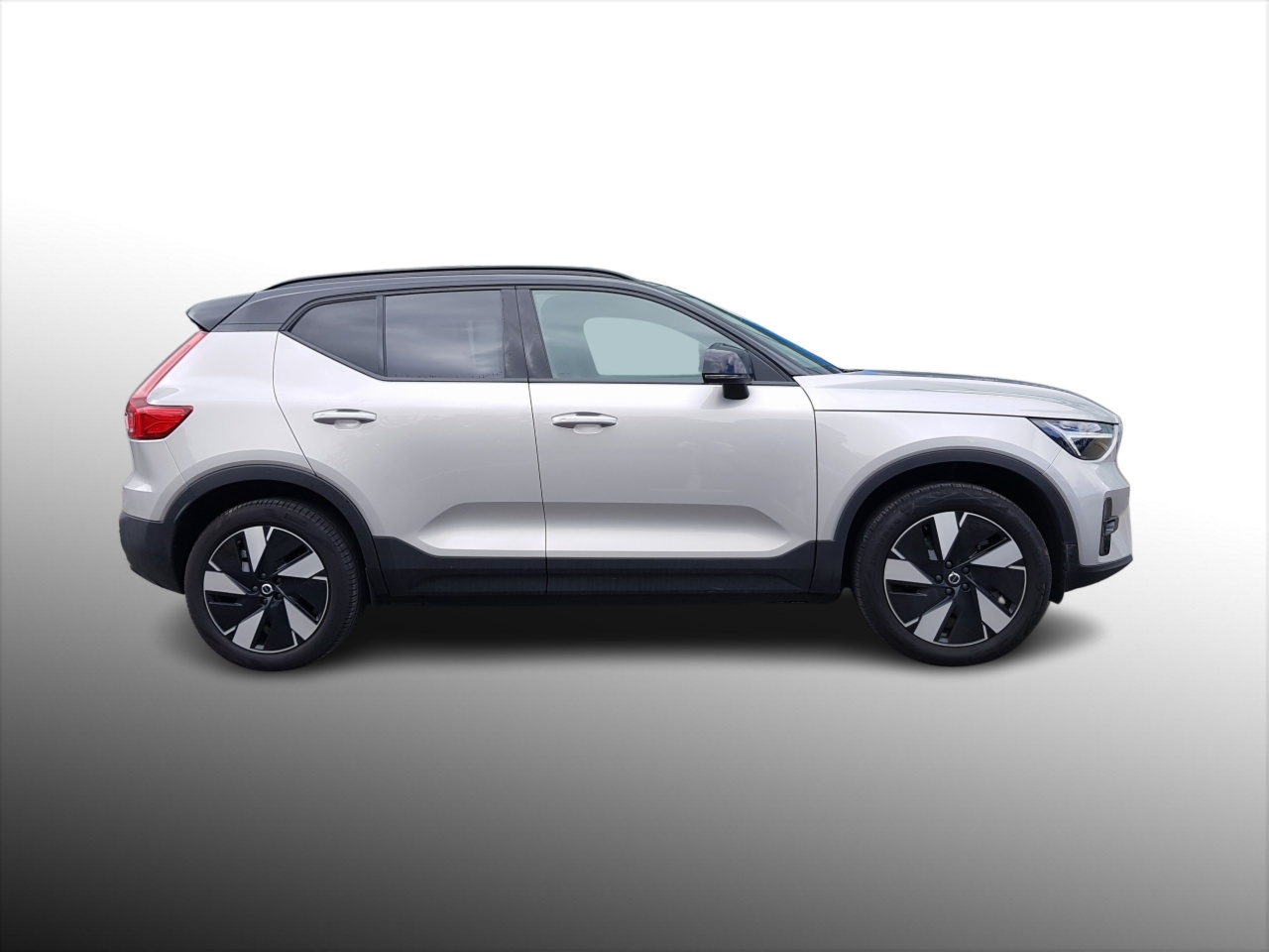 Volvo EX40 82 kWh 252bhp Extended Range Plus (Adaptive Cruise / BLIS / Heated Seats)