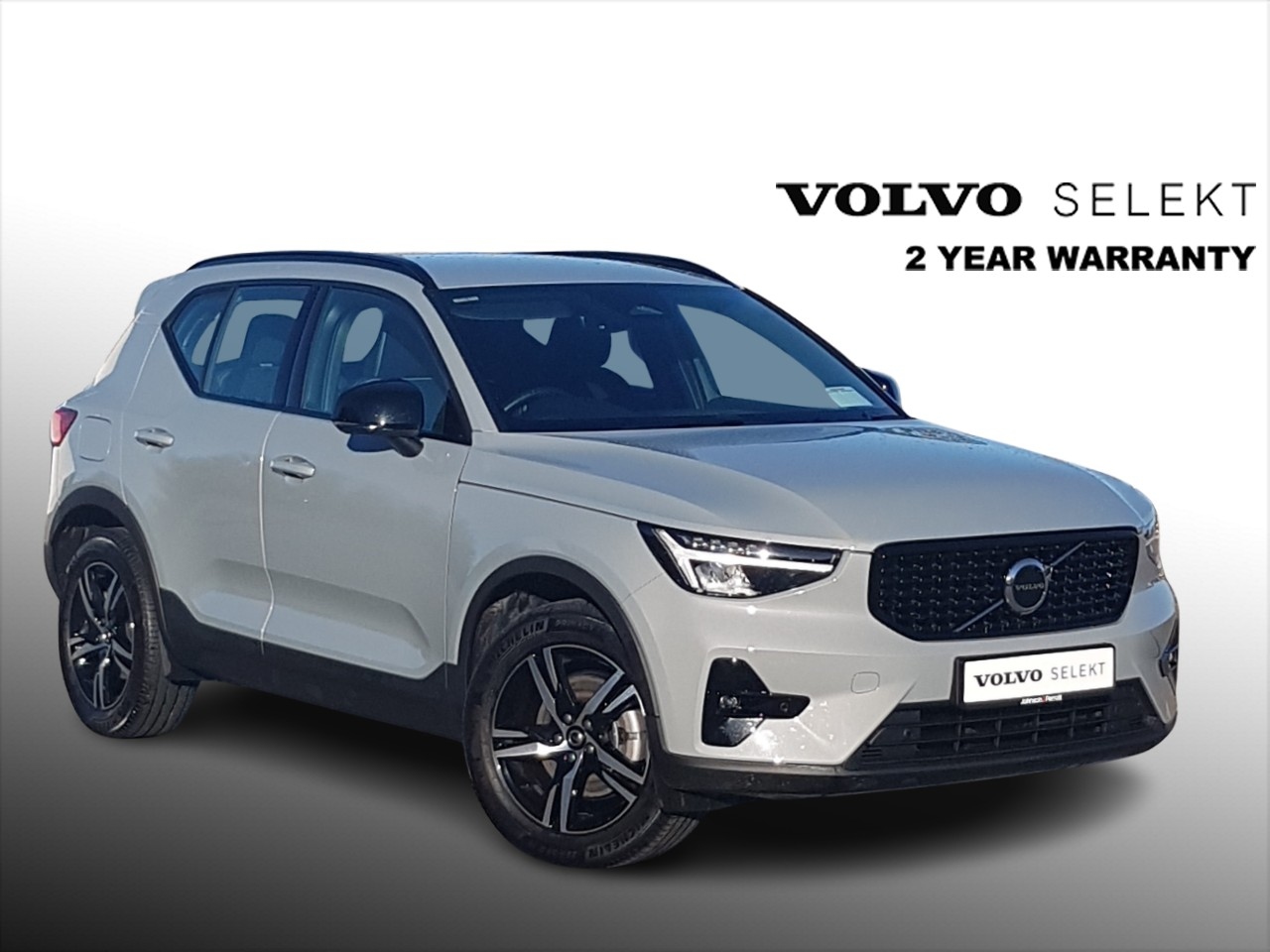 Volvo XC40 2.0 B3 163bhp MHEV Plus Dark (Heated Windscreen / Heated Seats / Cruise Control)