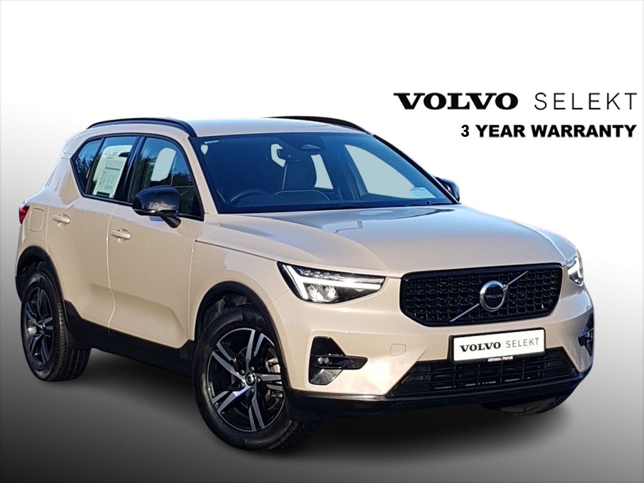 Volvo XC40 2.0 B3 163bhp MHEV Plus Dark (Rear Camera / Heated Seats / Cruise Control)