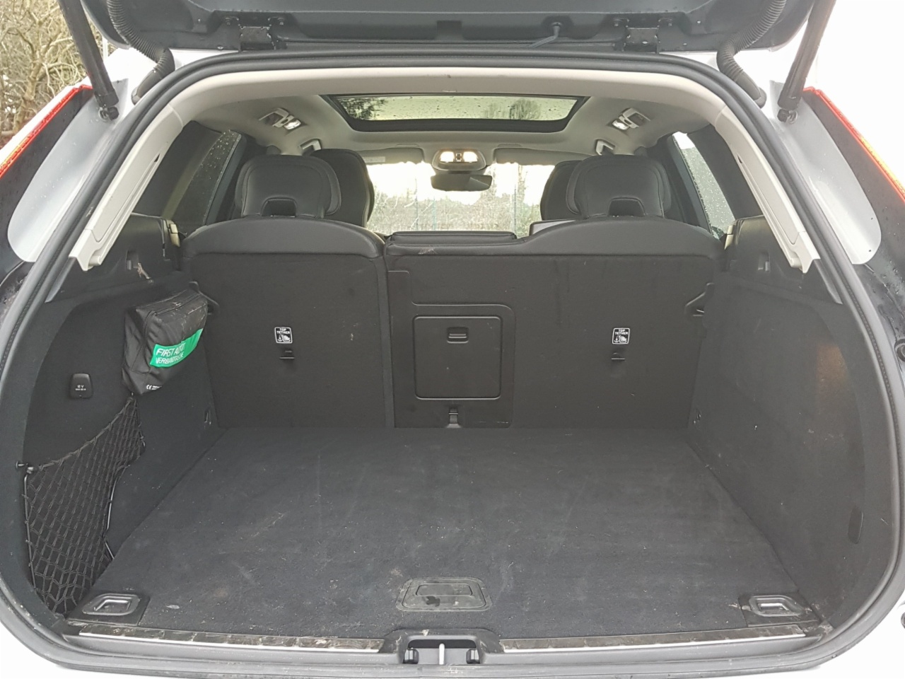 Volvo XC60 T6 360 bhp AWD PHEV Plus Dark (Adaptive Cruise / BLIS / 360 Camera)