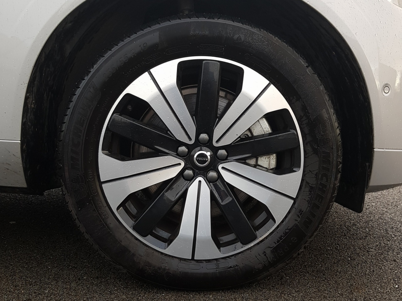 Volvo XC60 T6 360 bhp AWD PHEV Plus Dark (Adaptive Cruise / BLIS / 360 Camera)