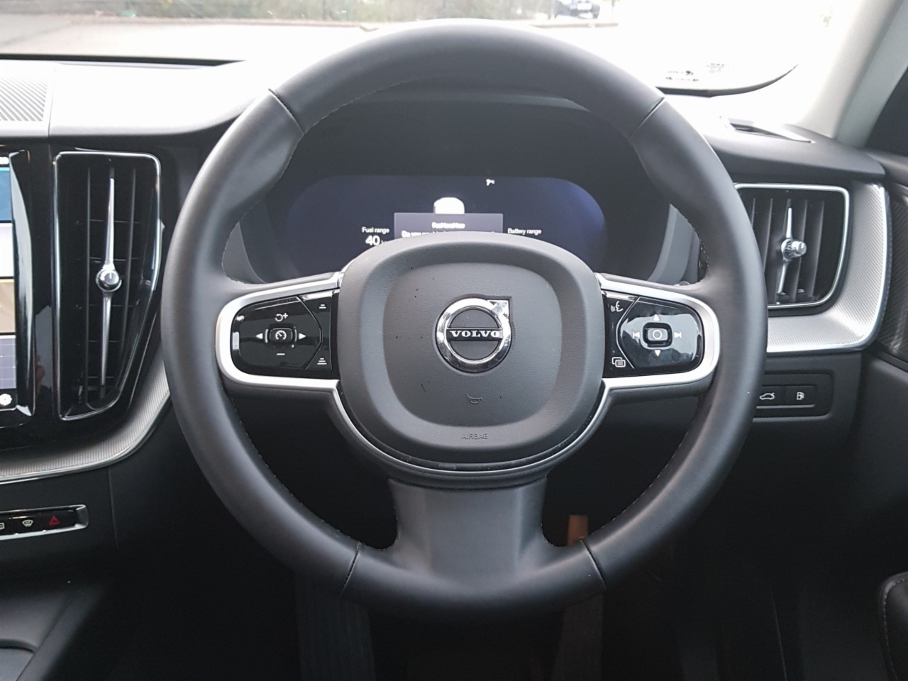 Volvo XC60 T6 360 bhp AWD PHEV Plus Dark (Adaptive Cruise / BLIS / 360 Camera)