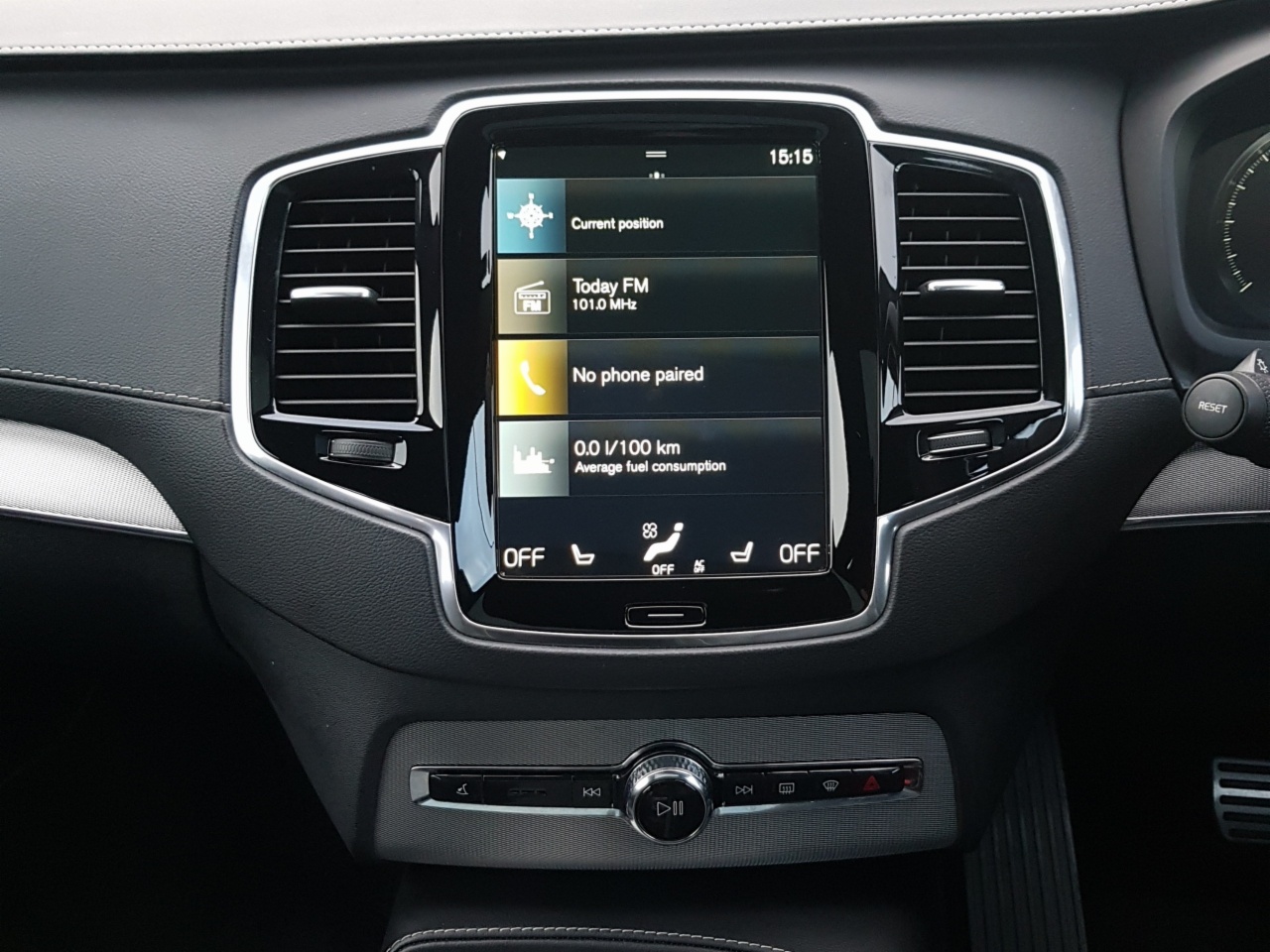 Volvo XC90 T8 390bhp R-Design AWD (360 Camera / Panoramic Sunroof / Adaptive Cruise)