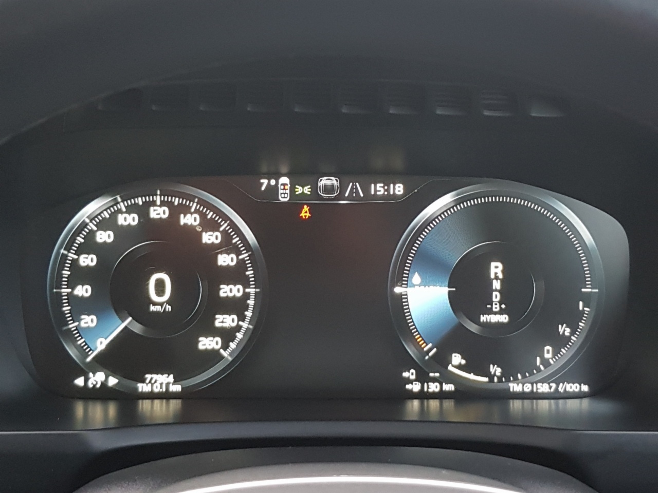 Volvo XC90 T8 390bhp R-Design AWD (360 Camera / Panoramic Sunroof / Adaptive Cruise)