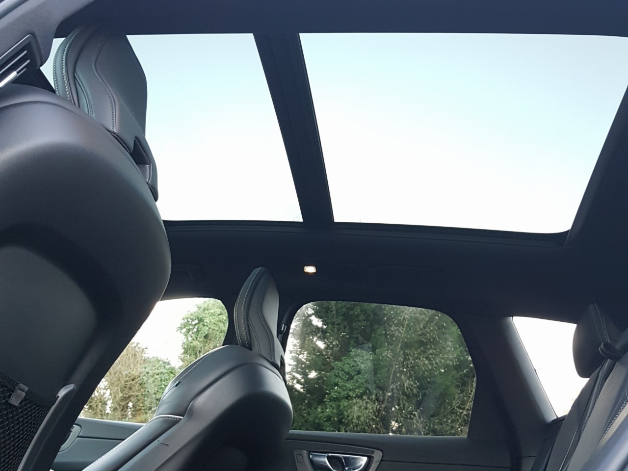 Volvo XC60 T6 350hp AWD Plus Dark PHEV (BLIS/ 360 Camera / Adaptive Cruise)