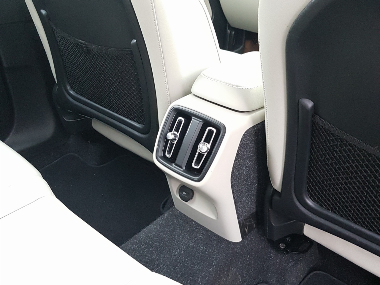 Volvo XC40 T3 163bhp Momentum