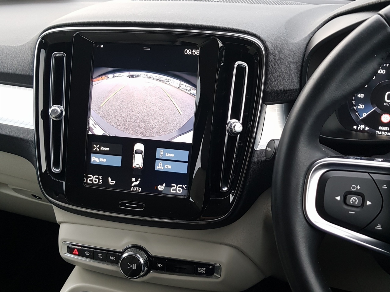 Volvo XC40 T3 163bhp Momentum