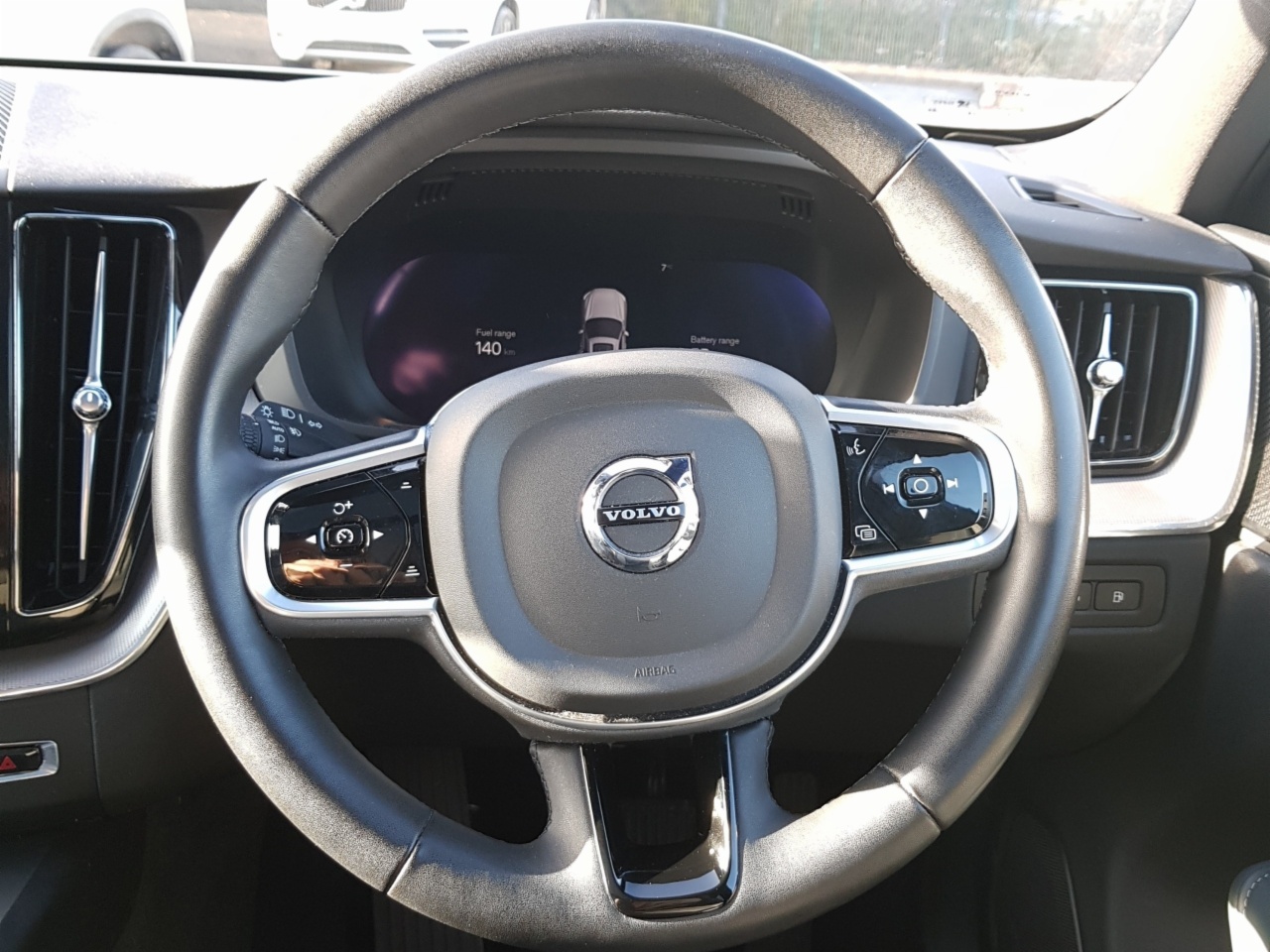 Volvo XC60 T6 350hp AWD PHEV Plus Dark (Two Year Volvo Selekt Warranty + Two Years Servicing)