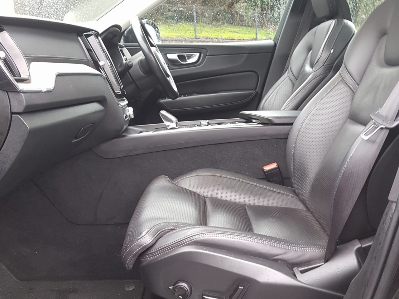 Volvo XC60 T6 350bhp AWD PHEV Inscription