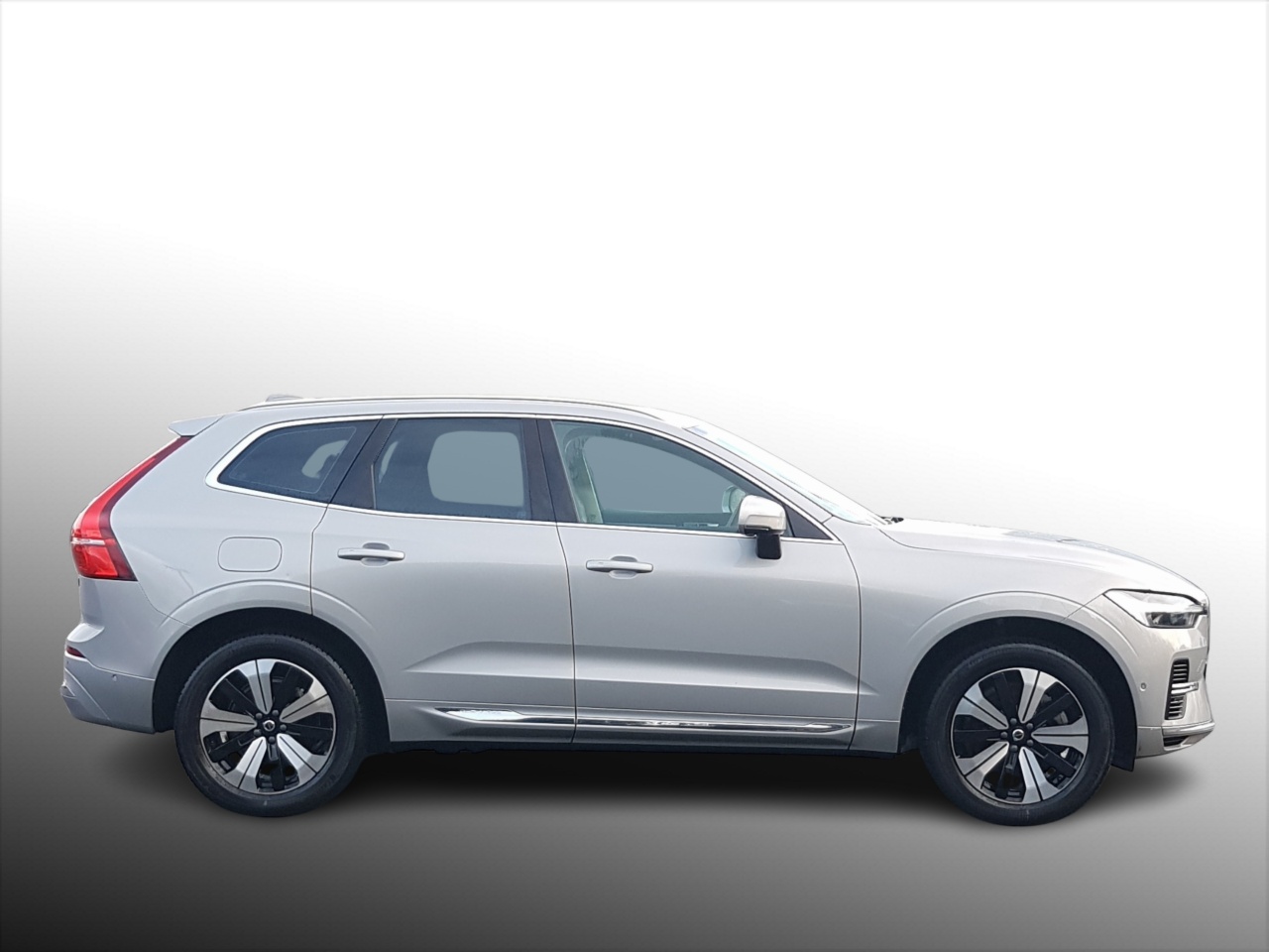 Volvo XC60 T6 350bhp AWD PHEV Plus Bright (Two Year Warranty + Two Year Service Plan)