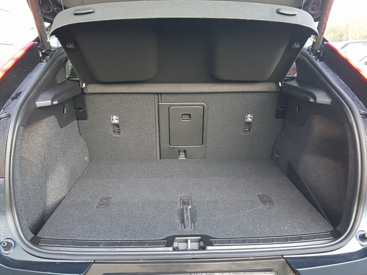 Volvo EC40 82 kWh 252bhp Plus Black Edition (Three Year Warranty + Three Year Service Plan)