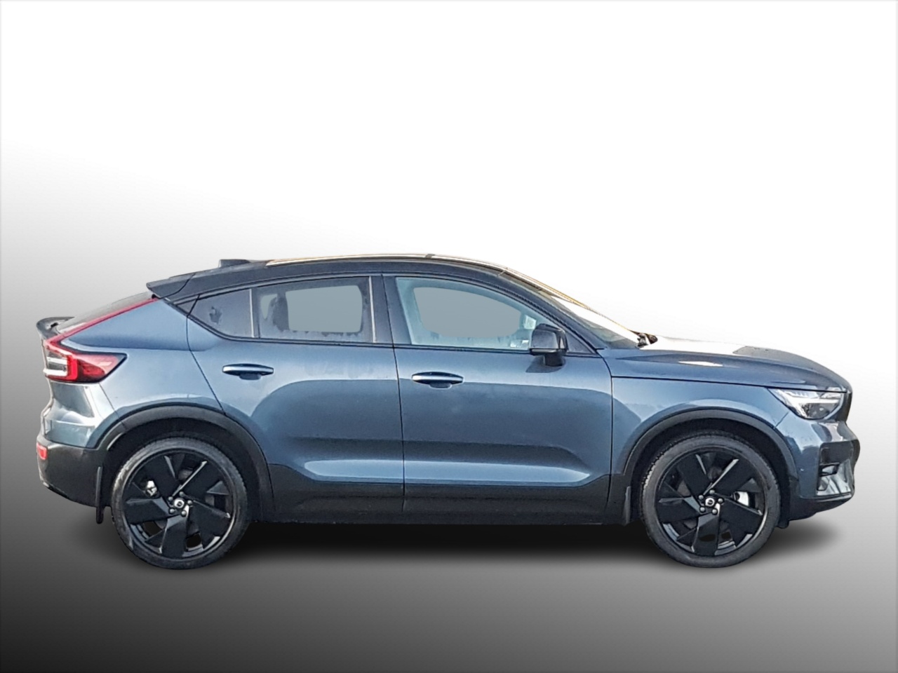 Volvo EC40 82 kWh 252bhp Plus Black Edition (Three Year Warranty + Three Year Service Plan)