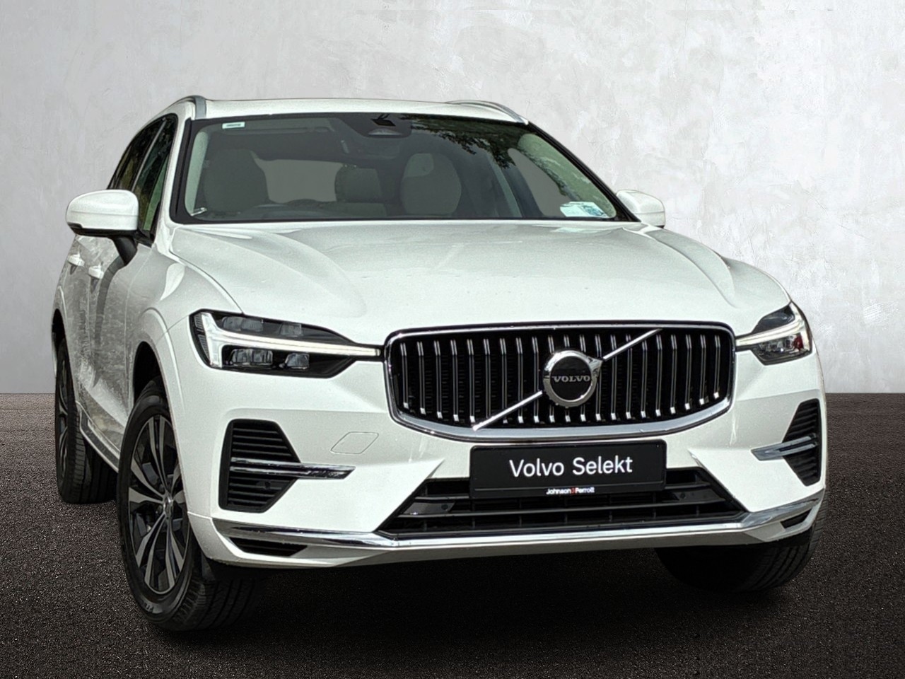 Volvo XC60 B4 197bhp Diesel  MHEV Momentum  (Two Year Volvo  Selekt Warranty + Two  Year Volvo Service  Plan)