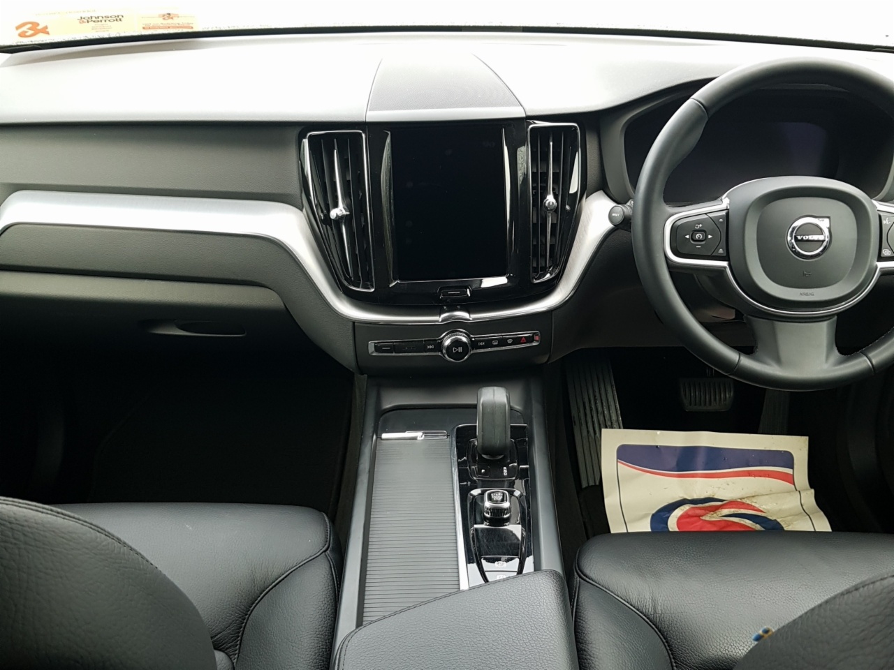 Volvo XC60 B4 197bhp Diesel  MHEV Momentum  (Two Year Volvo  Selekt Warranty + Two  Year Volvo Service  Plan)