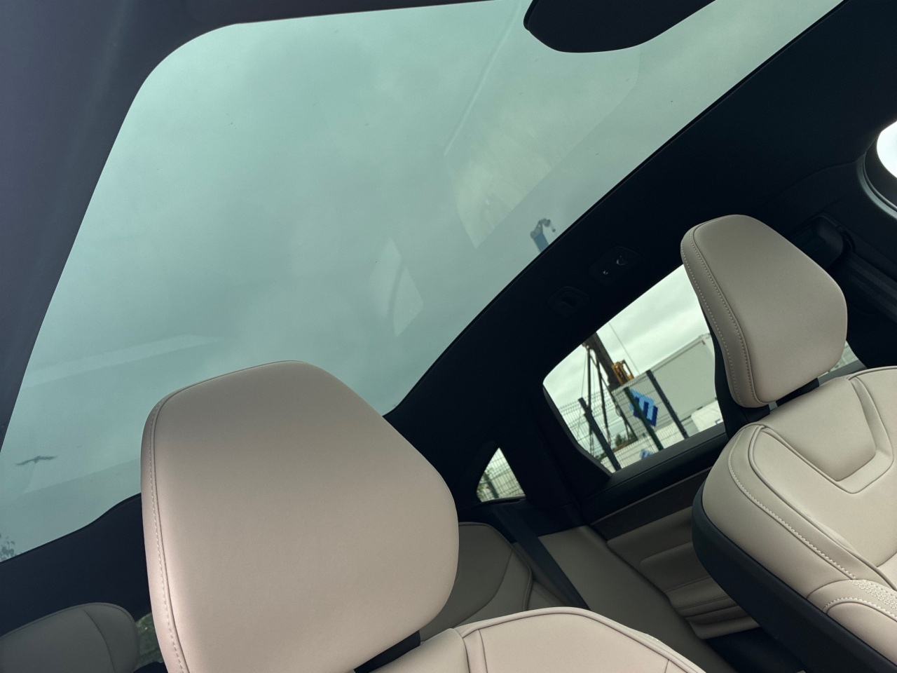Volvo ES90 92 kWh 333bhp  Extended Range Plus -  800v - Bose Premium  Audio