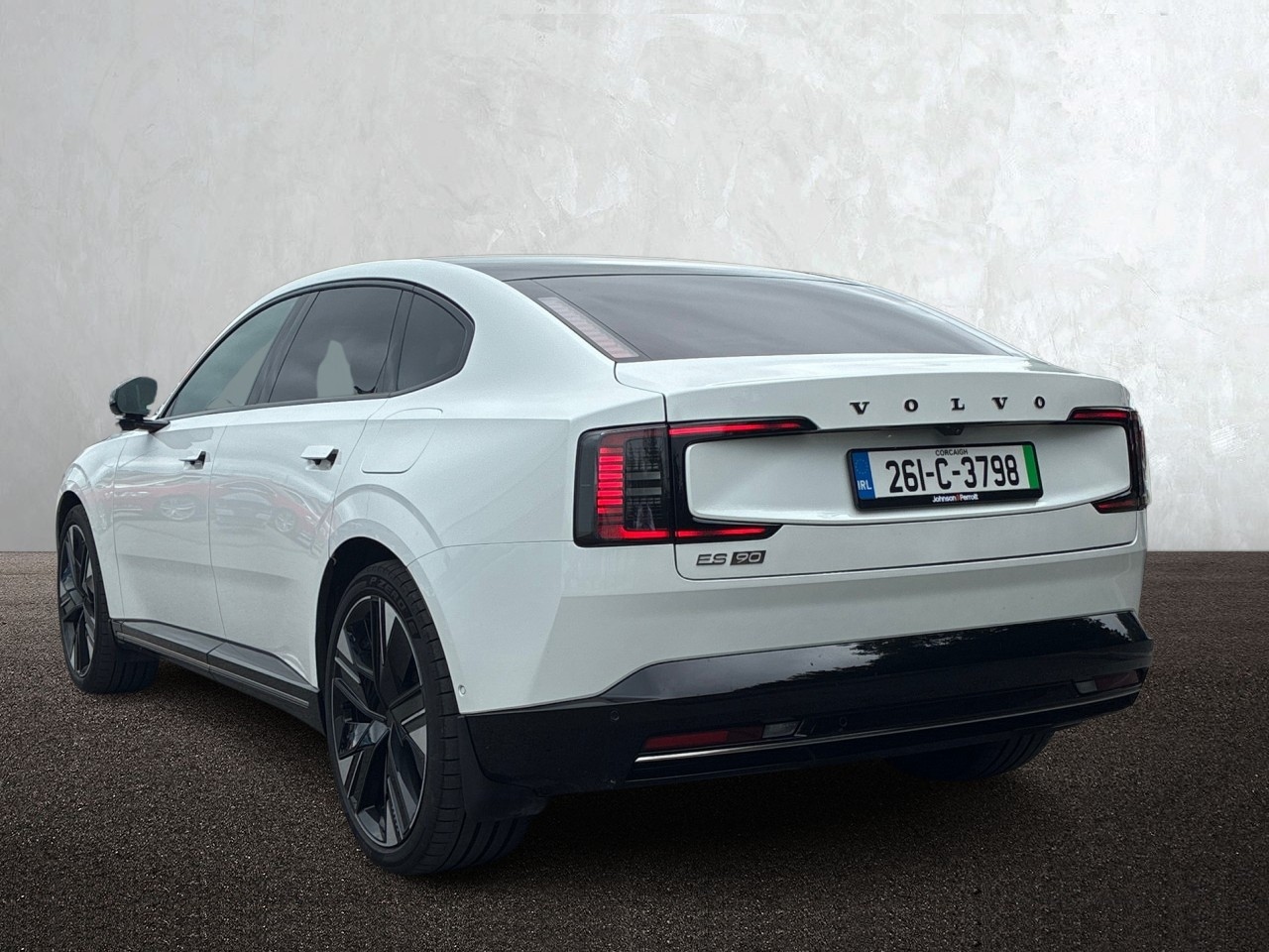 Volvo ES90 92 kWh 333bhp  Extended Range Plus -  800v - Bose Premium  Audio