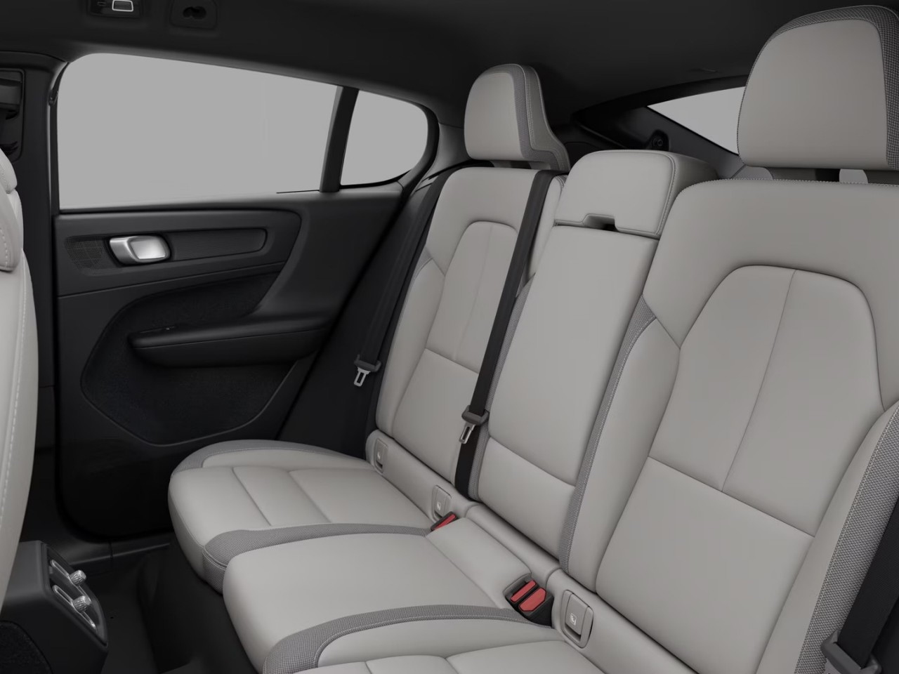 Volvo EC40 P5 Long Range Ultra  (82 kWh / 252bhp)