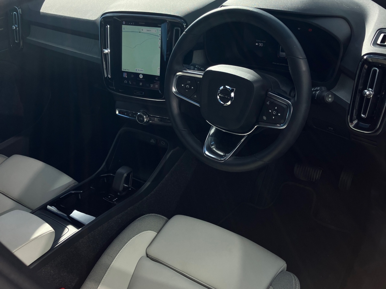 Volvo EX40 82 kWh Extended Range Ultra - Forest Lake