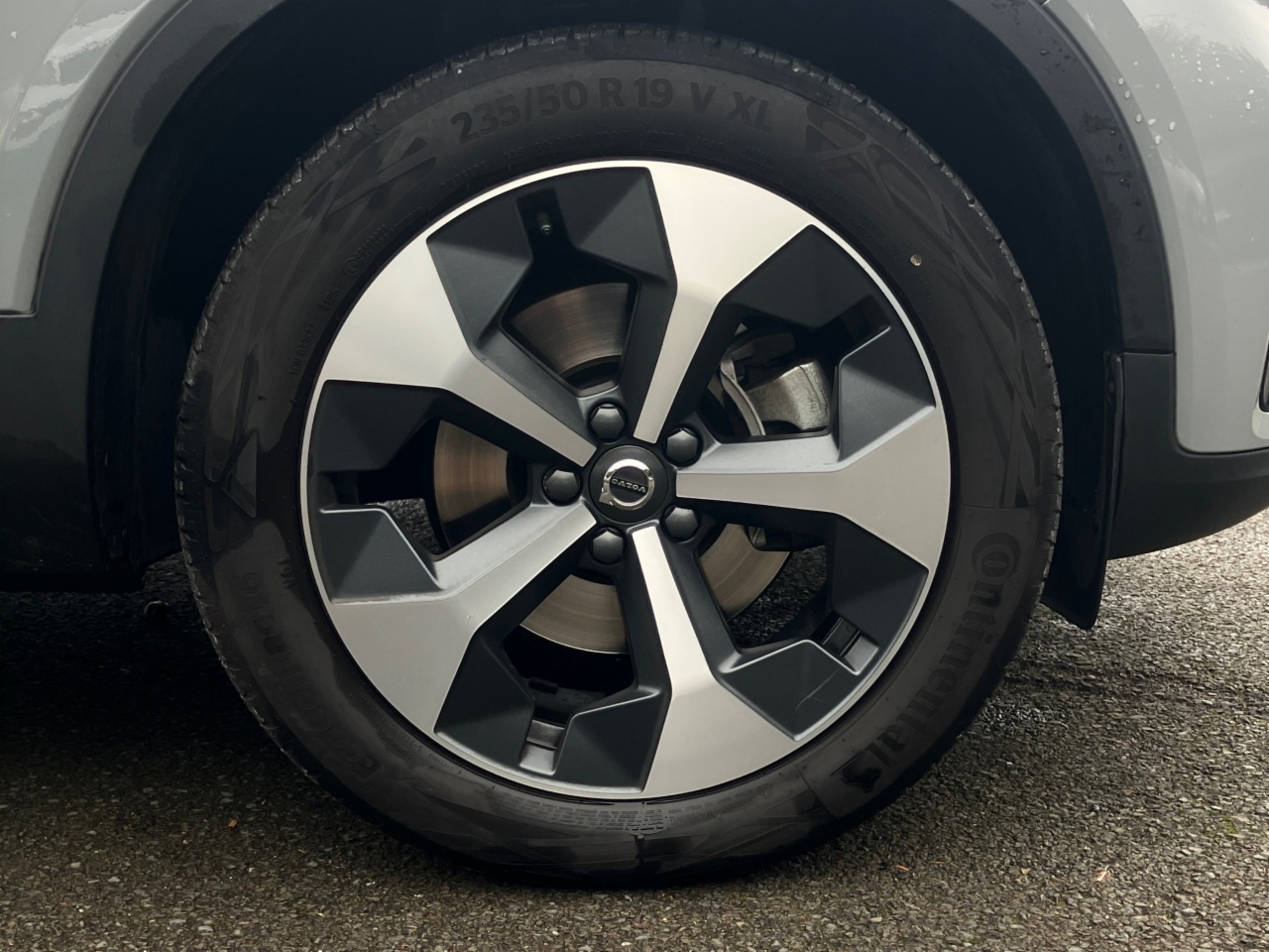 Volvo XC40 B3 163bhp MHEV Plus Dark - Vapour Grey