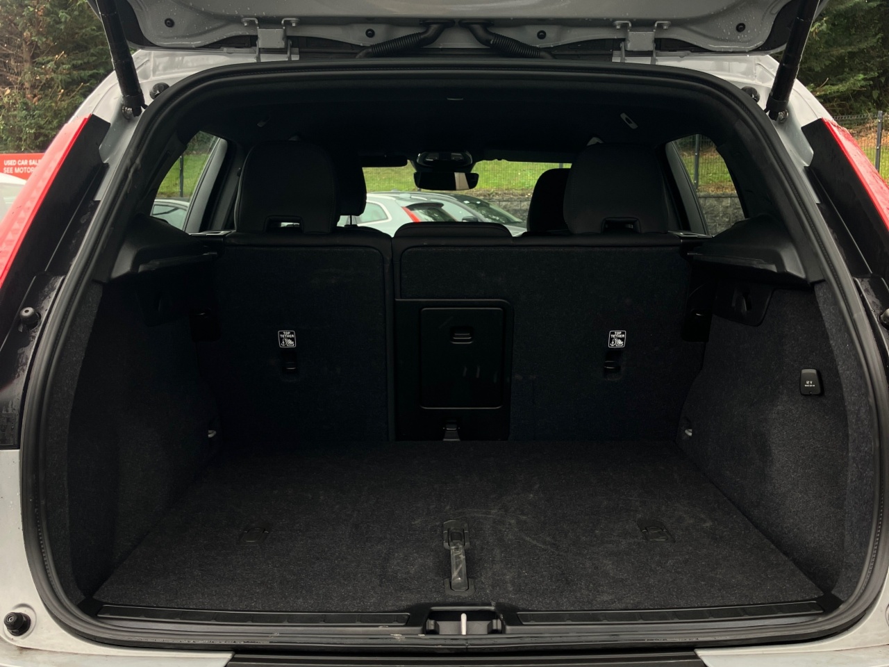 Volvo XC40 B3 163bhp MHEV Plus Dark - Vapour Grey