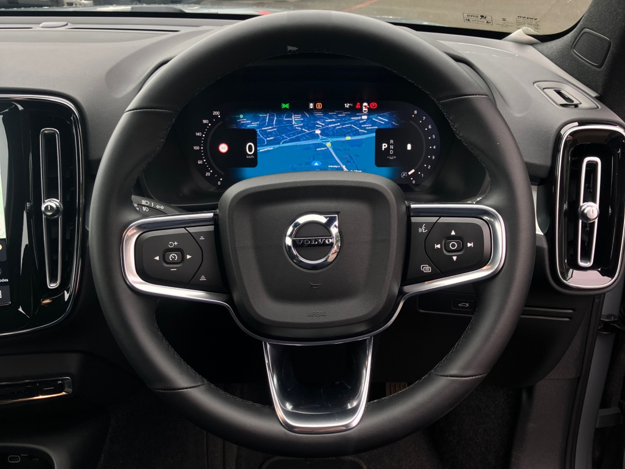 Volvo XC40 B3 163bhp MHEV Plus Dark - Vapour Grey