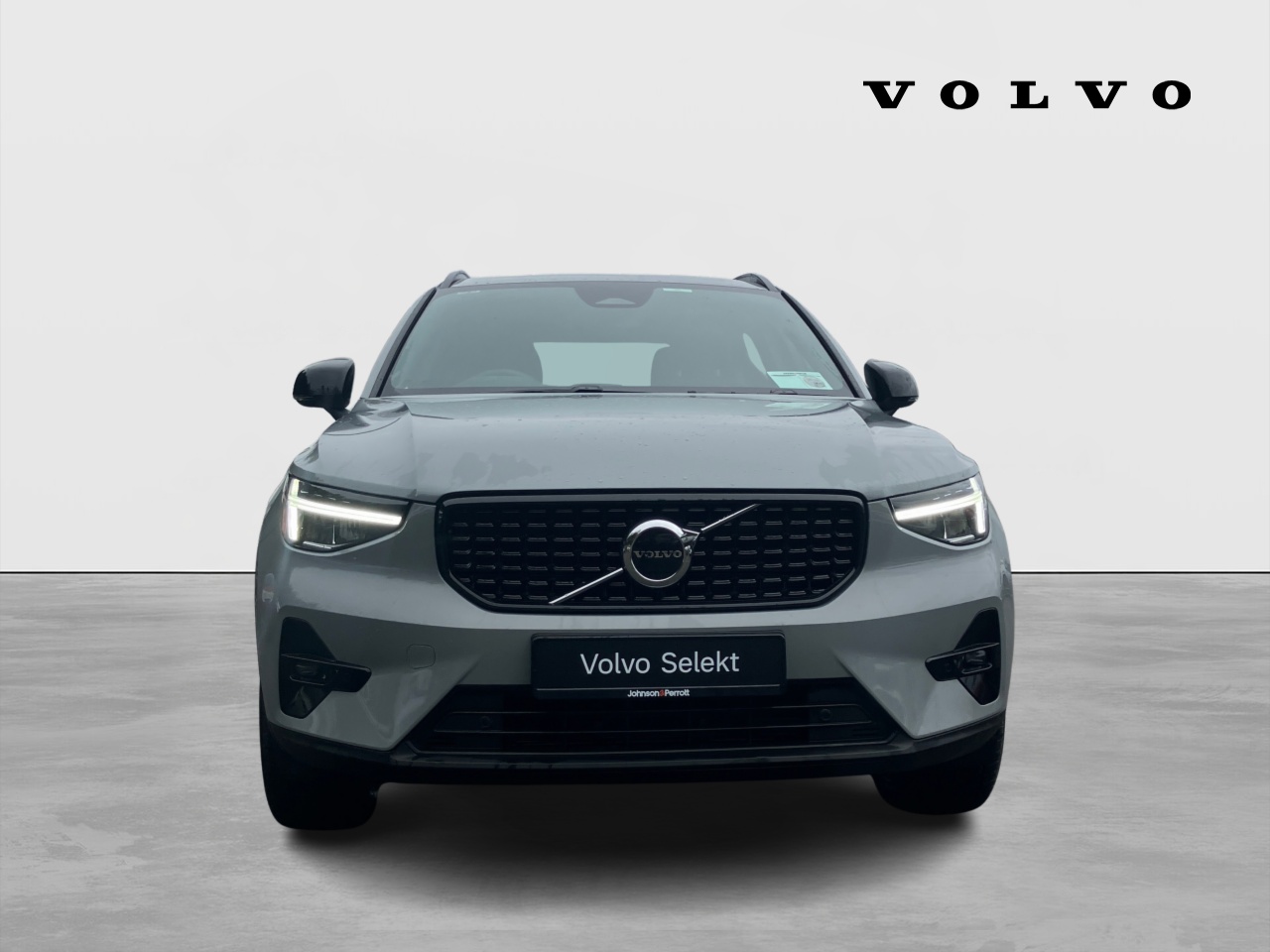 Volvo XC40 B3 163bhp MHEV Plus Dark - Vapour Grey