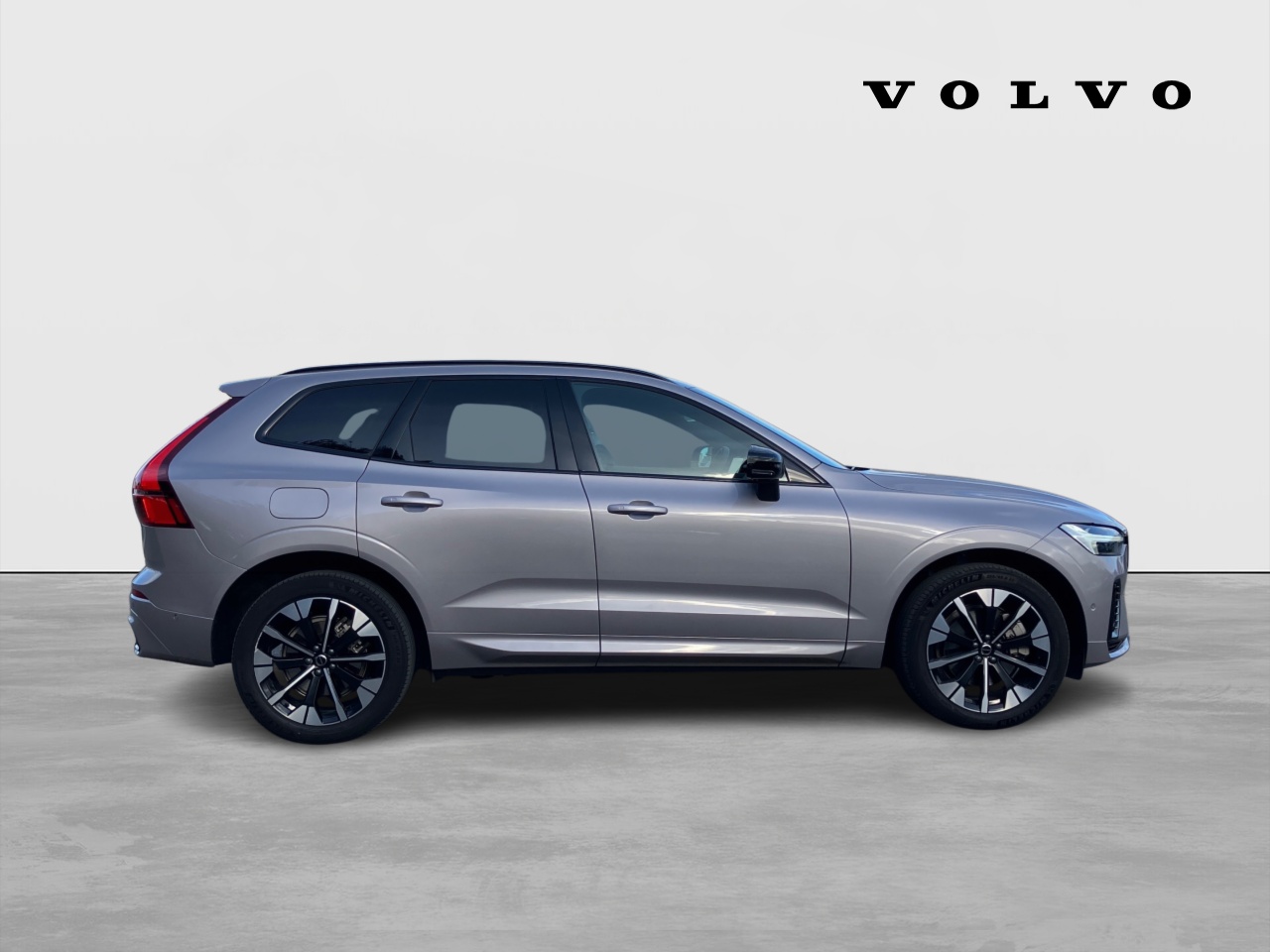 Volvo XC60 T6 350bhp AWD PHEV Plus Dark - Aurora Silver