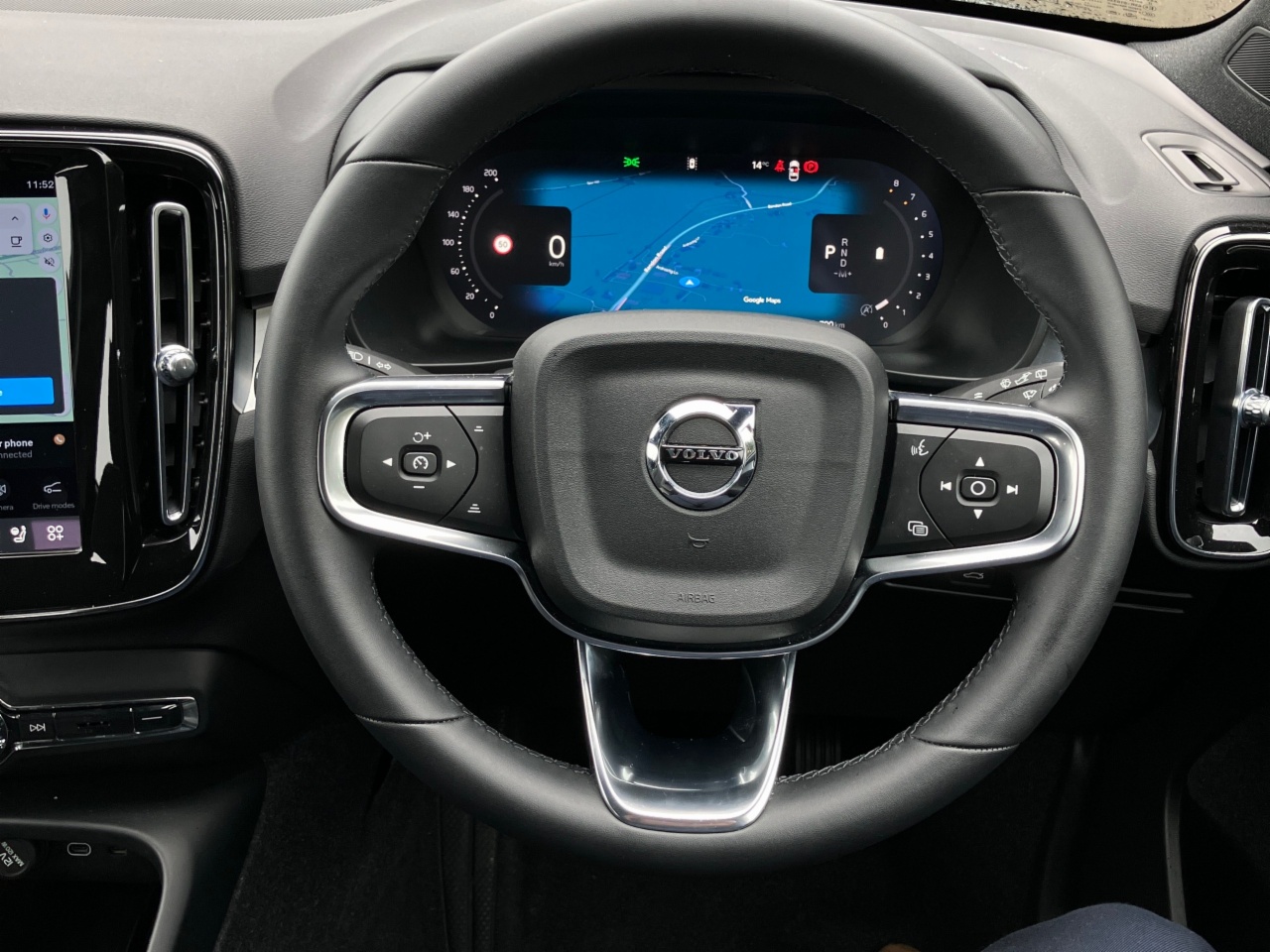 Volvo XC40 B3 163bhp MHEV Plus Dark - Forest Lake