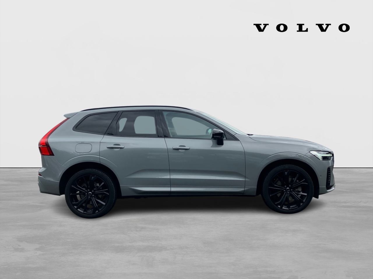 Volvo XC60 T6 350bhp AWD PHEV Plus Black Edition - Vapour Grey