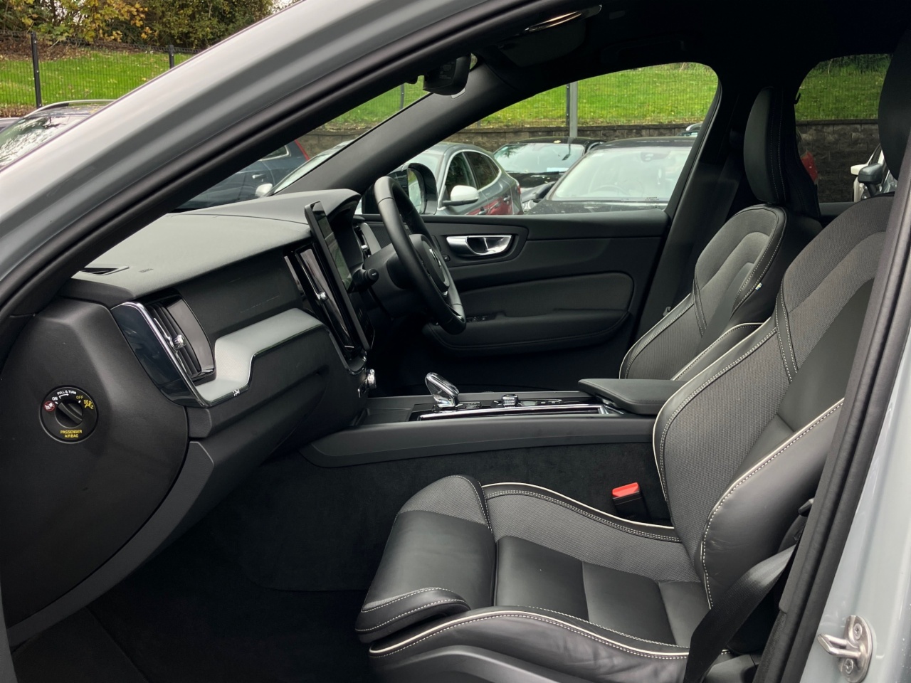 Volvo XC60 T6 350bhp AWD PHEV Plus Black Edition - Vapour Grey