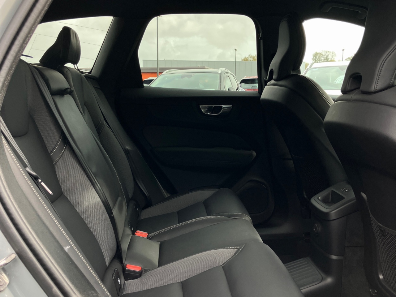 Volvo XC60 T6 350bhp AWD PHEV Plus Black Edition - Vapour Grey