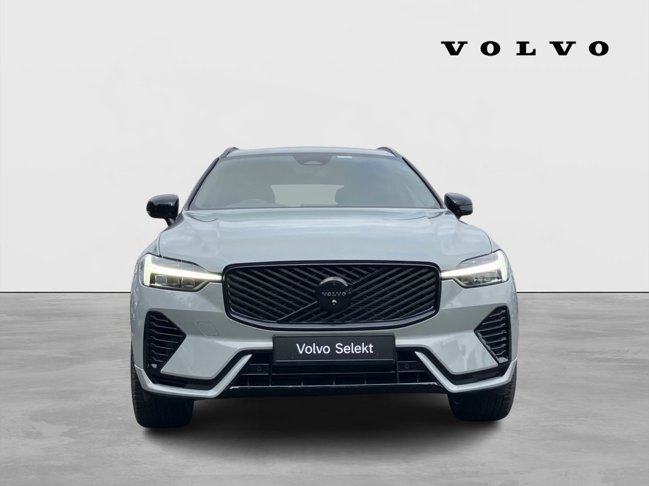 Volvo XC60 T6 350bhp AWD PHEV Plus Black Edition - Vapour Grey